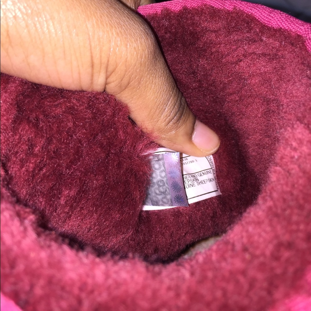 Pink uggs - Picture 4 of 4